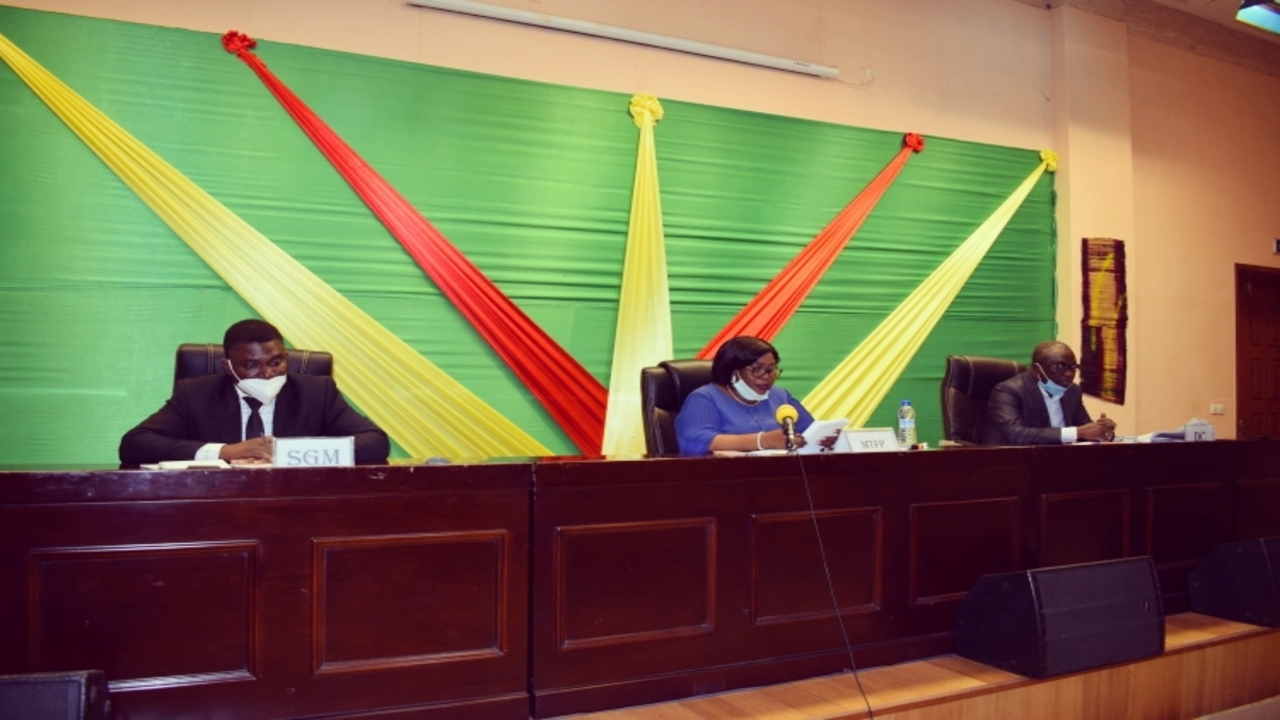 Benin Concours de recrutement de deux cent vingt-cinq (225) agents contractuels